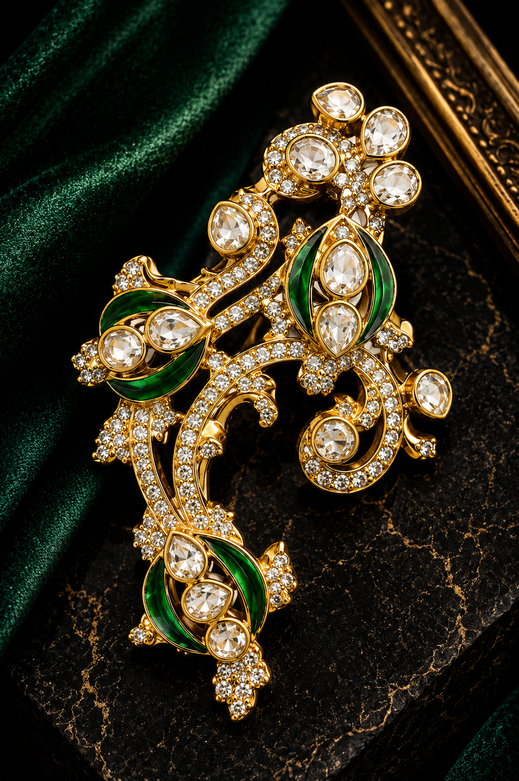 Emerald Enchantment: Vintage-Inspired Gilded Floral Brooch