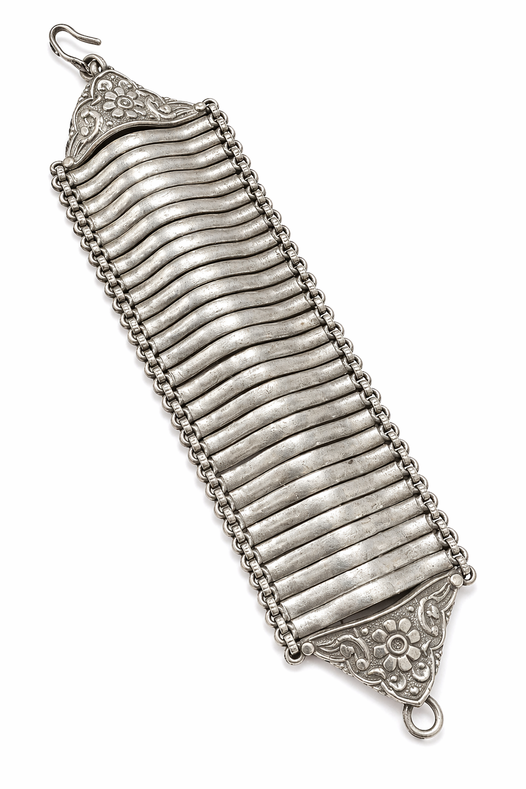 Antique Ribbed Cuff Bracelet – Oxidized Silver Statement Band