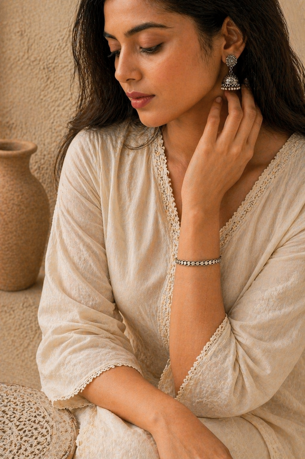Oxidized Silver Heart-Link Bracelet – Minimal Statement Chain