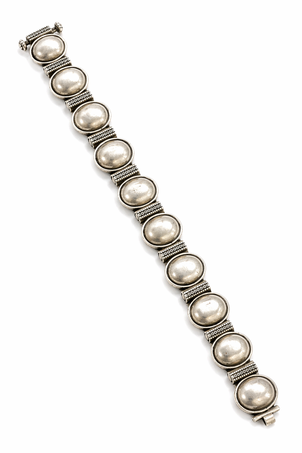 Oxidized Silver Oval Link Bracelet – Textured Classic