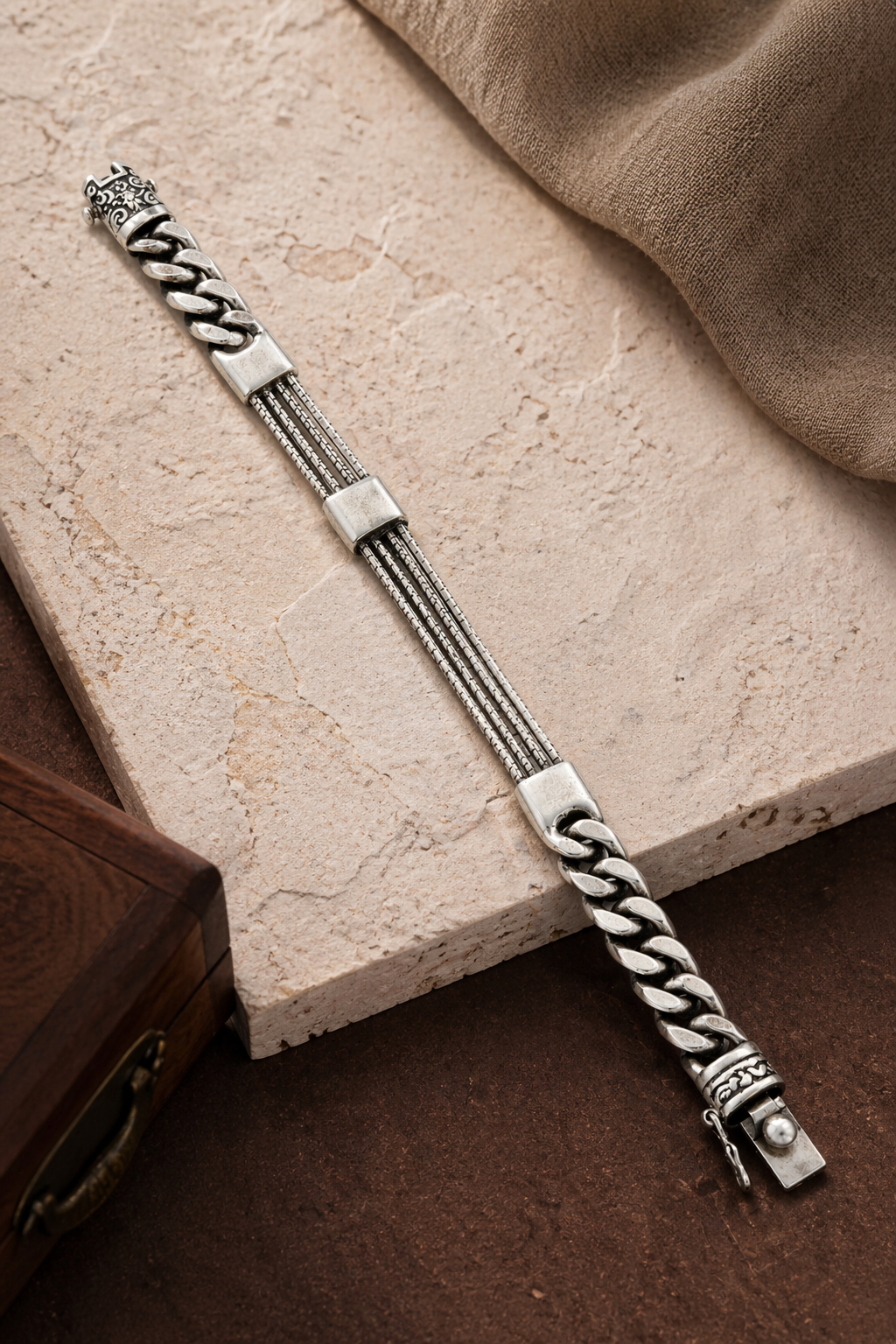 Dual-Texture Chain Silver Bracelet with Statement Clasp