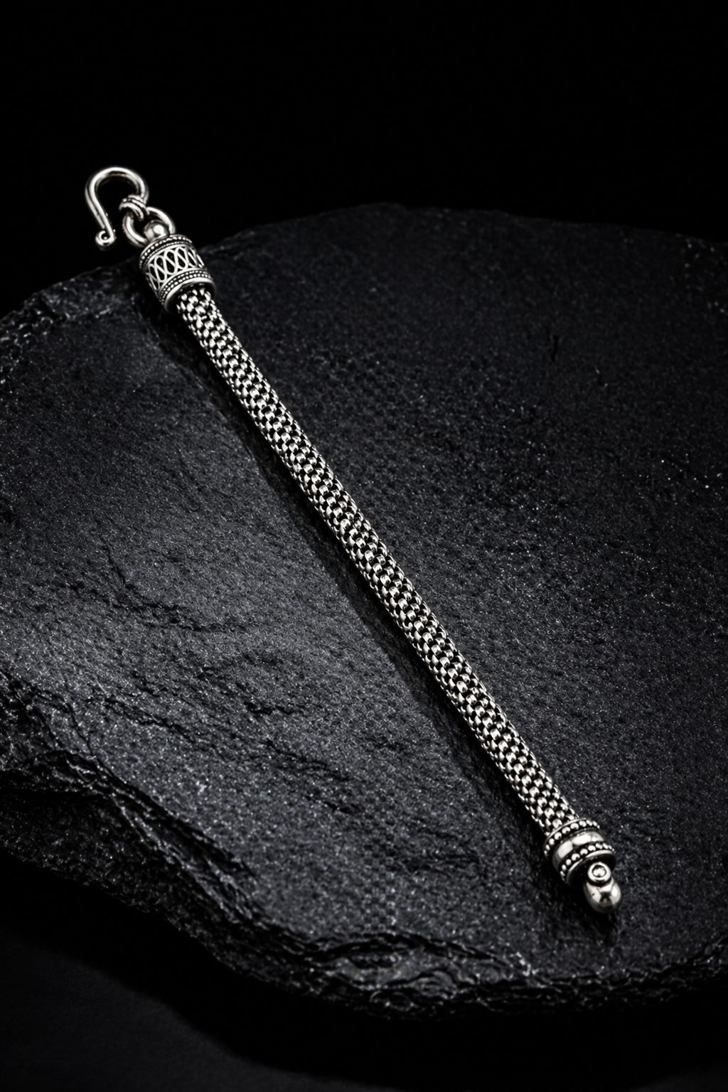Textured Silver Chain Bracelet for Men – Slim Woven Design with Vintage Clasp