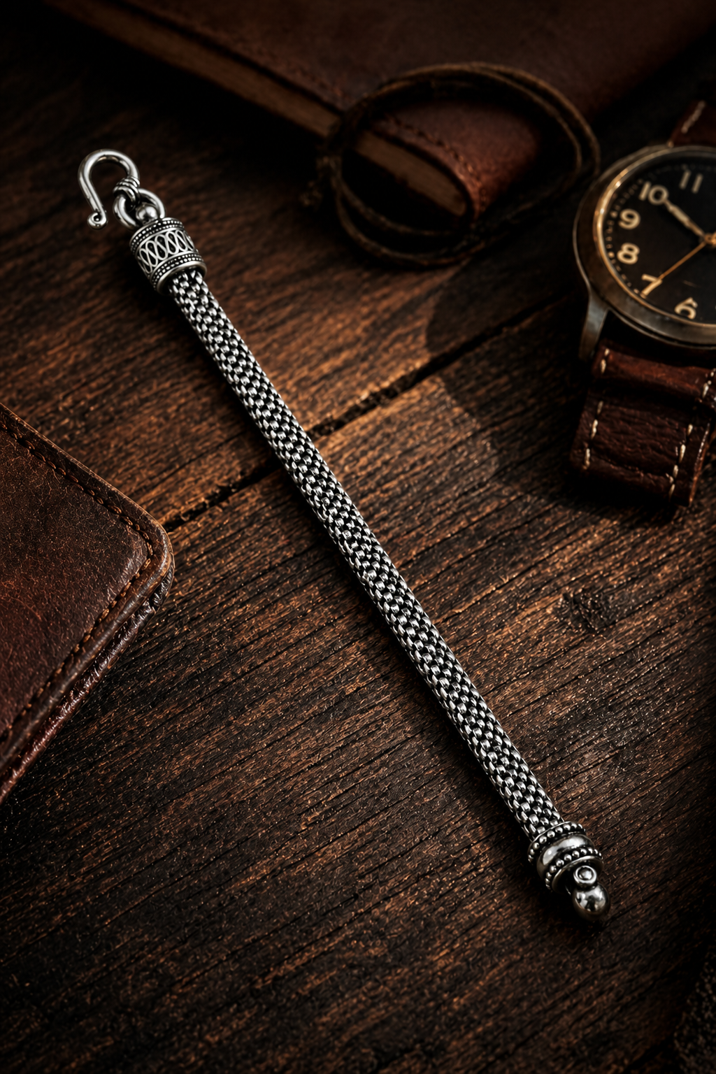 Textured Silver Chain Bracelet for Men – Slim Woven Design with Vintage Clasp