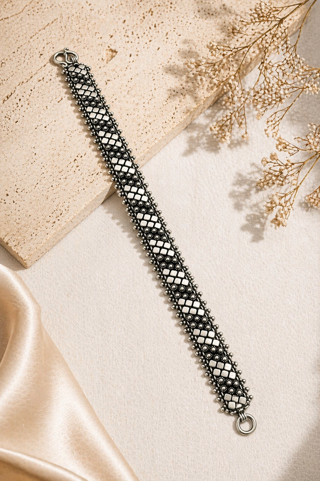 Antique Textured Silver Bracelet – Intricate Beaded Pattern Design