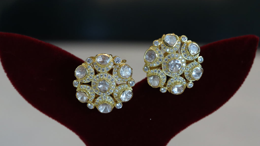 Classic Kundan Round Stud Earrings in Gold Finish