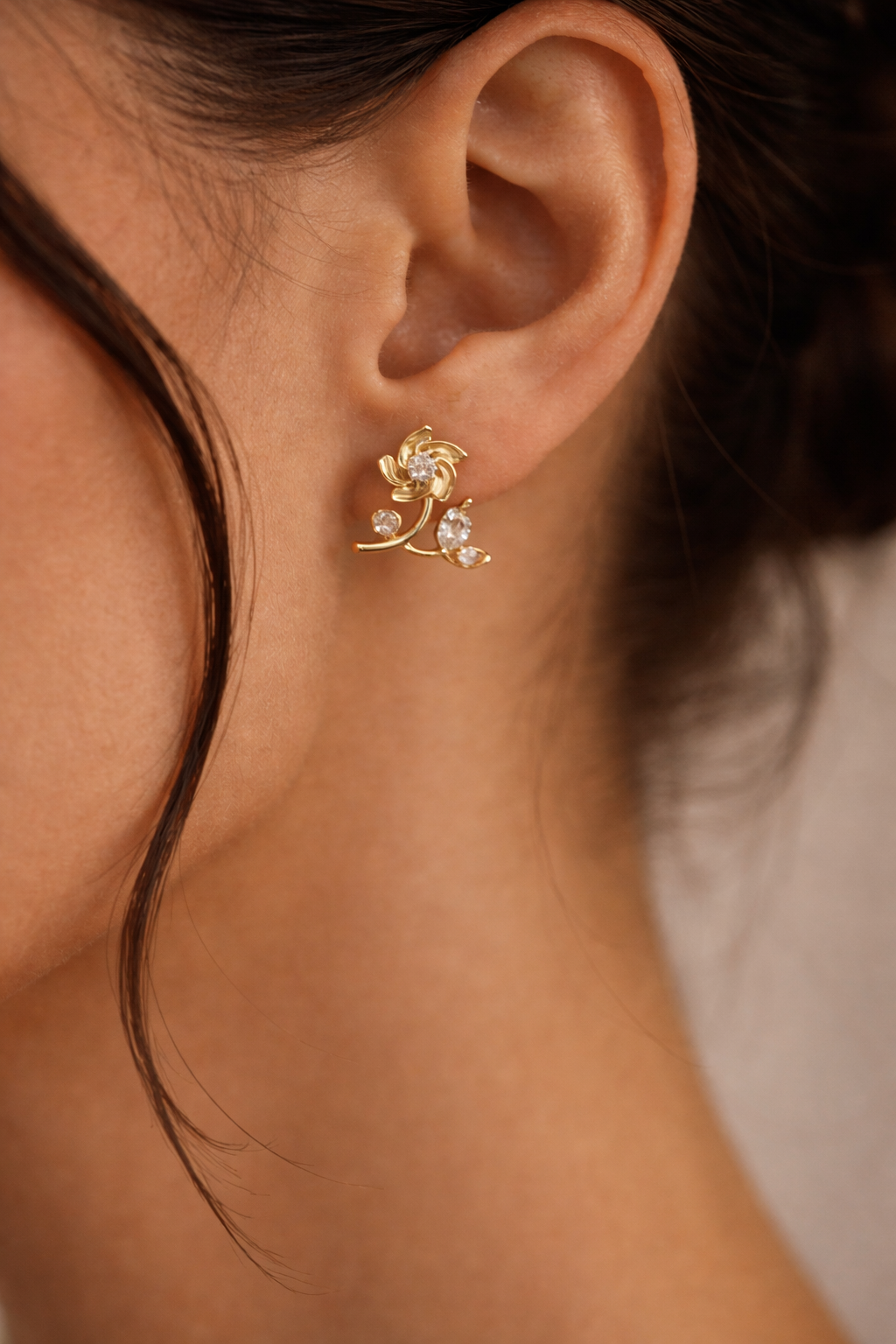 Elegant Gold Floral Diamond Stud Earrings