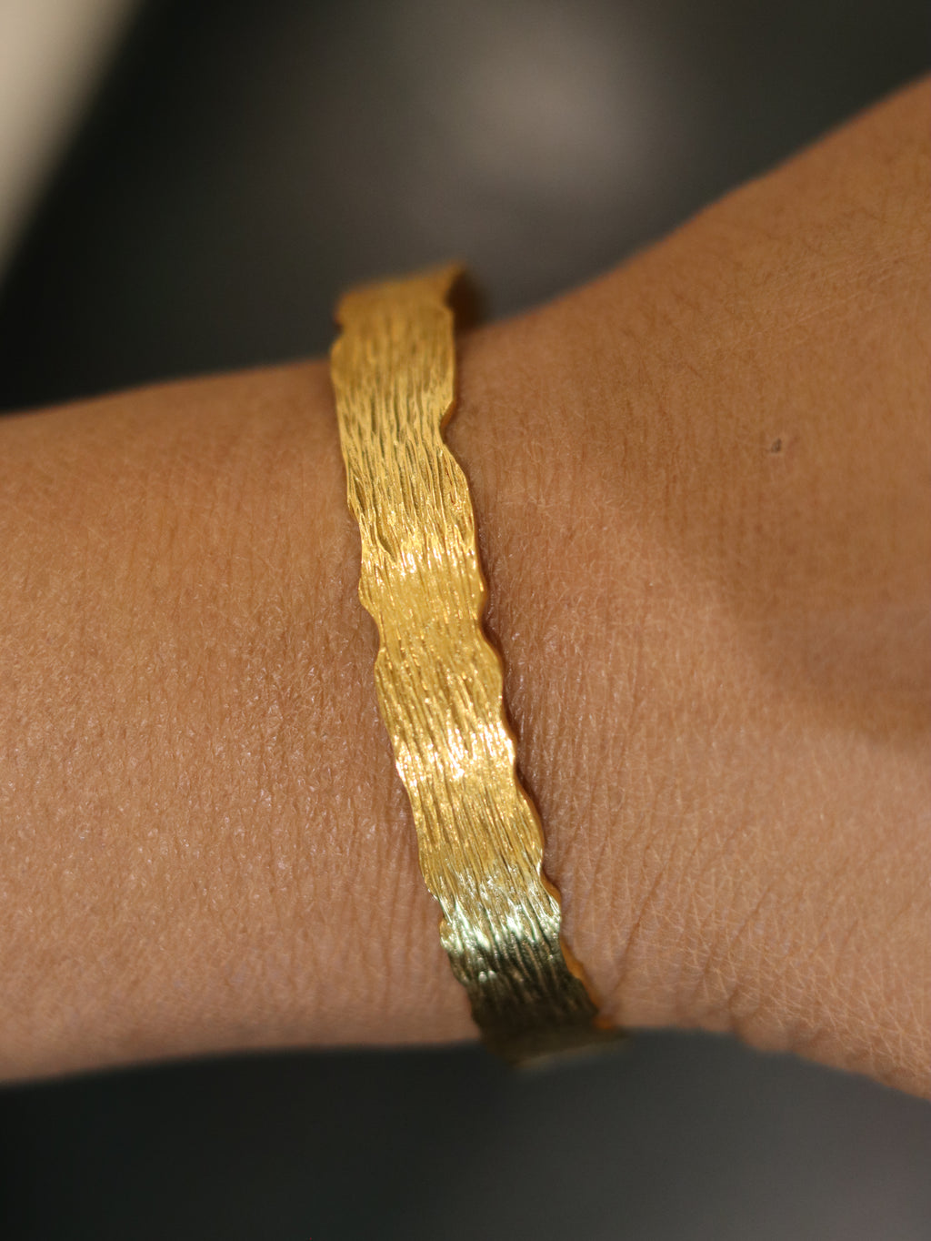 Minimal Textured Gold Bangle