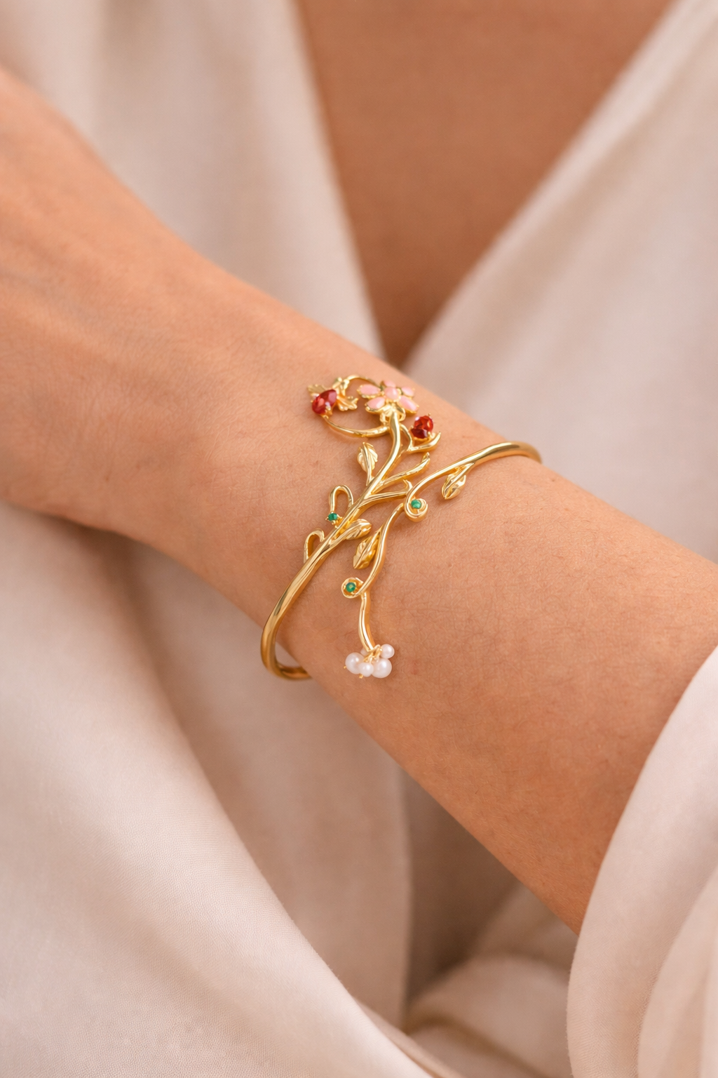 Elegant Floral Vine Gold Bracelet