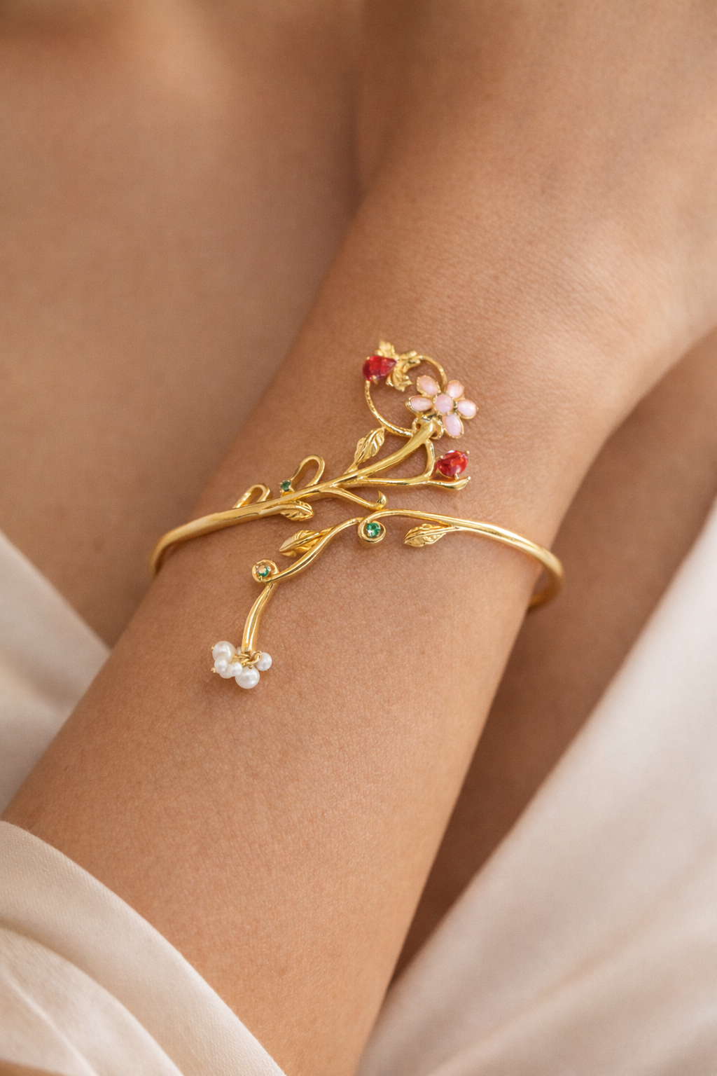 Elegant Floral Vine Gold Bracelet