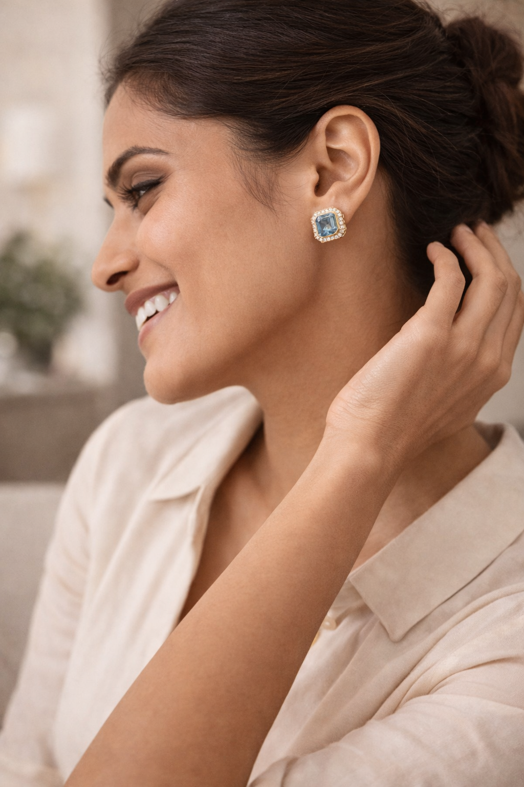 Luxury Blue Crystal Halo Stud Earrings