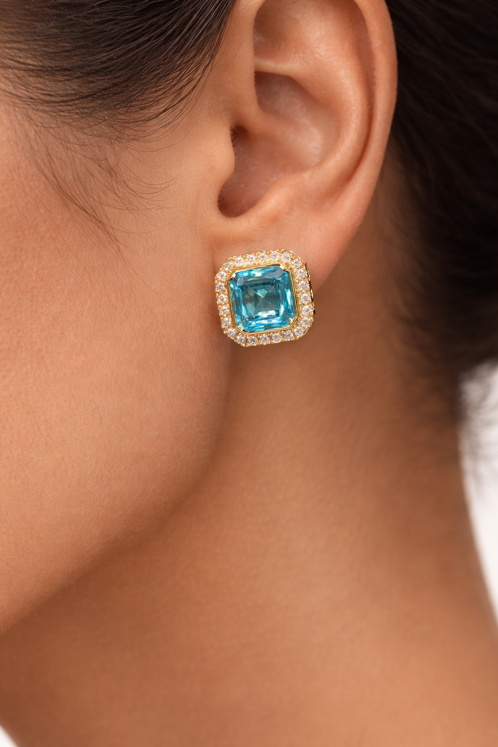 Luxury Blue Crystal Halo Stud Earrings