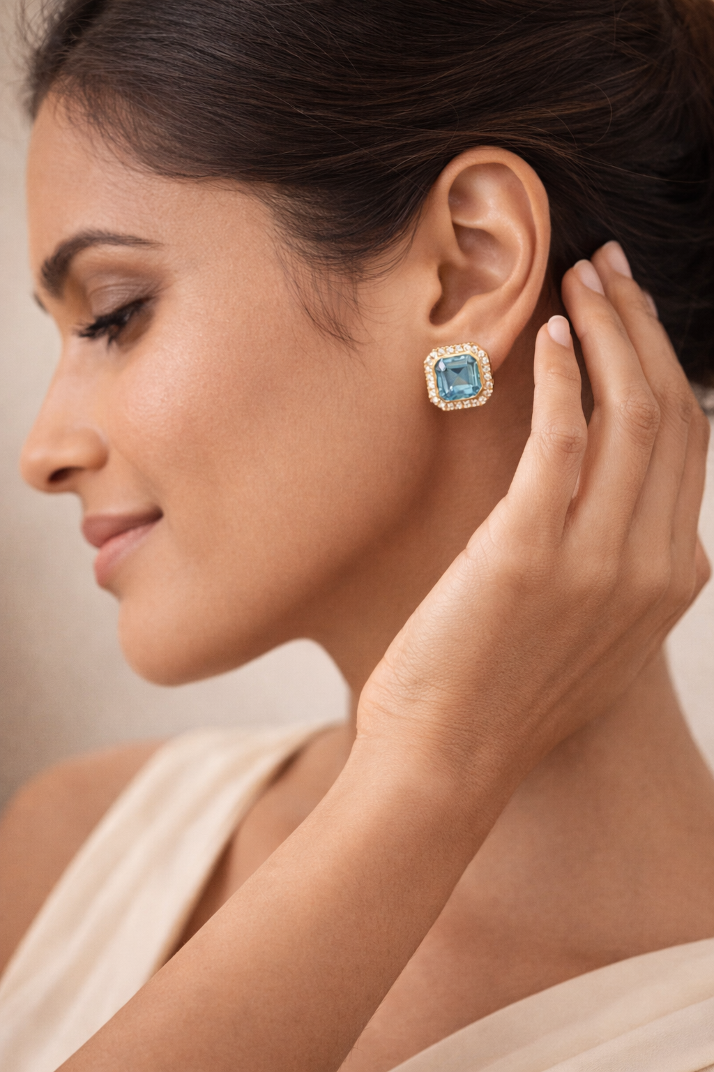 Luxury Blue Crystal Halo Stud Earrings