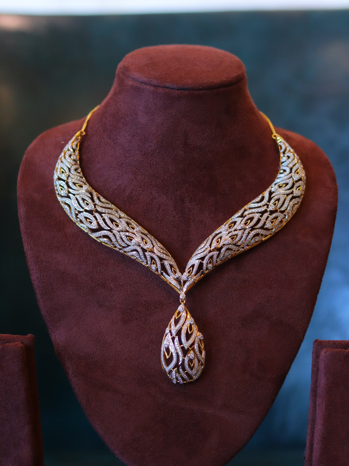 Royal Touch Necklace