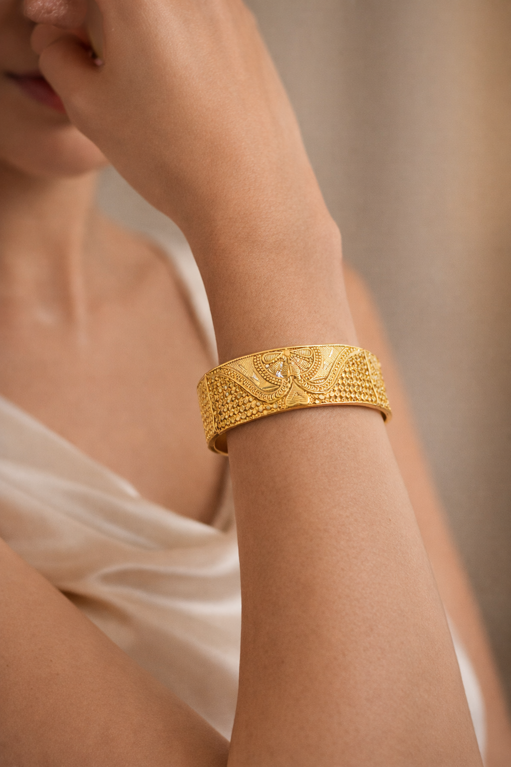 Traditional Engraved Gold Band Ring